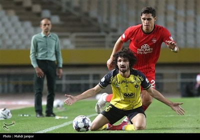 شکست سپاهان در برابر قهرمان لیگ