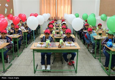 دست‌های مهربانی در چرام؛ هدیه تحصیل و پوشاک به نیازمندان