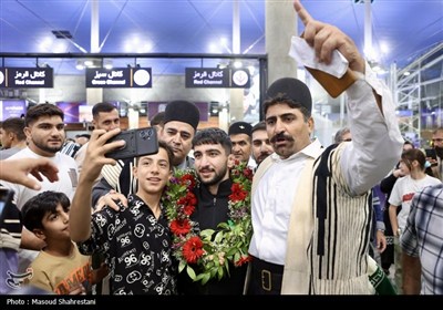 ورود تیم ملی کشتی فرنگی به ایران