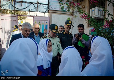 بدرقه دختر شهیدمدافع امنیت در آغاز سال تحصیلی
