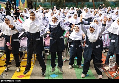 آیین بازگشایی مدارس در مدرسه شهید رحمانی