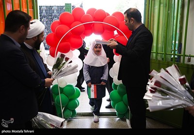 آیین بازگشایی مدارس در مدرسه شهید رحمانی