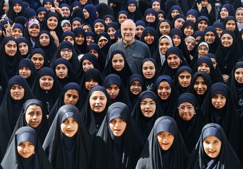 حضور قالیباف در مدرسه دخترانه فاطمیون تهران