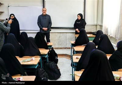 حضور رئیس مجلس در مدرسه دخترانه فاطمیون تهران به مناسبت آغاز سال تحصیلی جدید