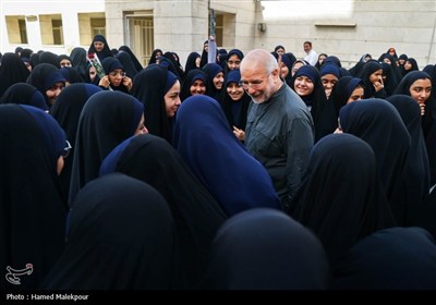 حضور رئیس مجلس در مدرسه دخترانه فاطمیون تهران به مناسبت آغاز سال تحصیلی جدید
