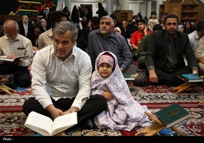 محفل انس با قرآن کریم؛ گرامی‌داشت هفته دفاع مقدس در حرم شاهچراغ