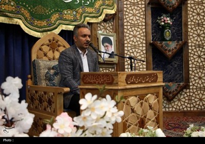 محفل انس با قرآن کریم؛ گرامی‌داشت هفته دفاع مقدس در حرم شاهچراغ