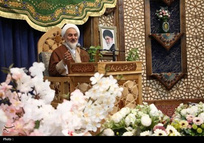 محفل انس با قرآن کریم؛ گرامی‌داشت هفته دفاع مقدس در حرم شاهچراغ