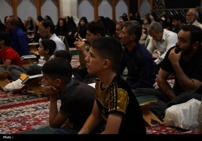 محفل انس با قرآن کریم؛ گرامی‌داشت هفته دفاع مقدس در حرم شاهچراغ