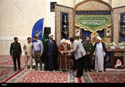 محفل انس با قرآن کریم؛ گرامی‌داشت هفته دفاع مقدس در حرم شاهچراغ