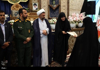 محفل انس با قرآن کریم؛ گرامی‌داشت هفته دفاع مقدس در حرم شاهچراغ
