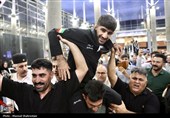 Гордые члены сборной Ирана по греко-римской борьбе возвращаются на родину