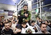 Гордые члены сборной Ирана по греко-римской борьбе возвращаются на родину