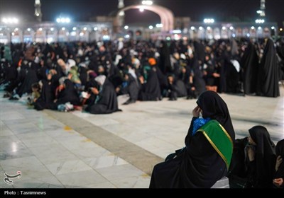 زمزمه دعای توسل در میعادگاه منتظران