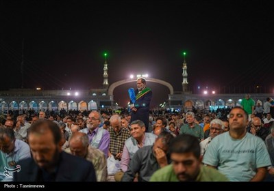 زمزمه دعای توسل در میعادگاه منتظران