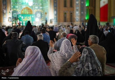 زمزمه دعای توسل در میعادگاه منتظران