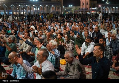 زمزمه دعای توسل در میعادگاه منتظران