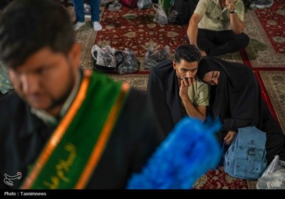 زمزمه دعای توسل در میعادگاه منتظران
