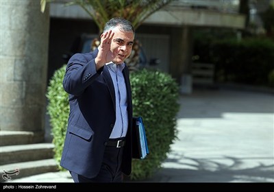 محسن پاک‌نژاد وزیر نفت در حاشیه جلسه هیئت دولت