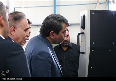 بازدید استاندار کرمان از چند واحد صنعتی