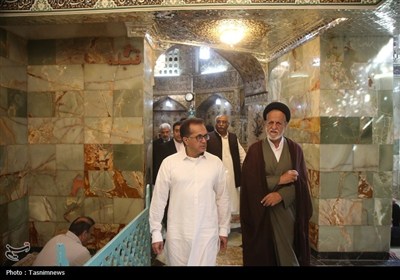 تشرف سفیر پاکستان به حرم حضرت معصومه(س)