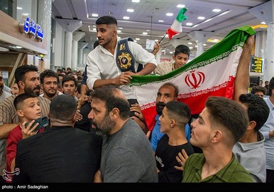 استقبال از قهرمانان جهانی کشتی فرنگی در شیراز