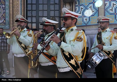 آئین میهمانی لاله‌ها در امامزاده محمد (ع) کرج