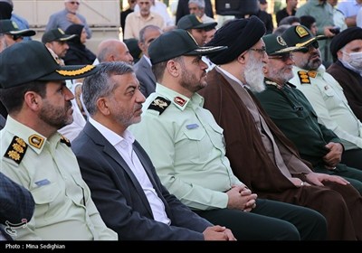 آئین میهمانی لاله‌ها در امامزاده محمد (ع) کرج