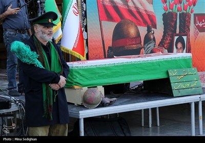 آئین میهمانی لاله‌ها در امامزاده محمد (ع) کرج