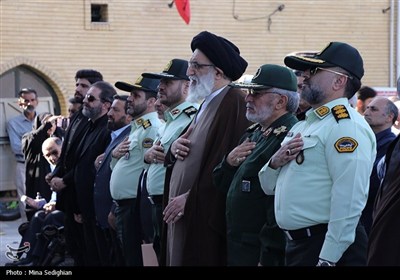 آئین میهمانی لاله‌ها در امامزاده محمد (ع) کرج
