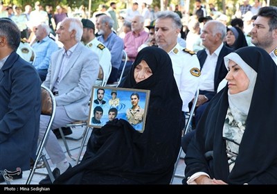آئین میهمانی لاله‌ها در امامزاده محمد (ع) کرج