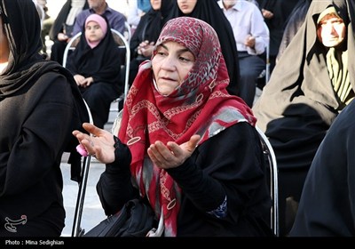 آئین میهمانی لاله‌ها در امامزاده محمد (ع) کرج
