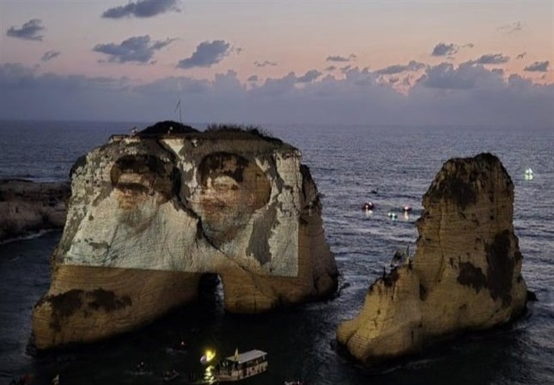 حزب الله يحيي ذكرى استشهاد السيّدين نصر الله وصفي الدين.. ويضيء صخرة الروشة بصورتيْهما