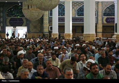 زمزمه ندبه انتظار در مسجد جمکران
