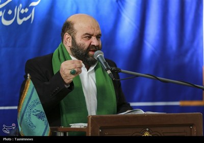 زمزمه ندبه انتظار در مسجد جمکران