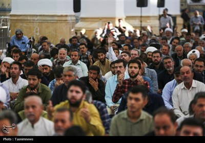 زمزمه ندبه انتظار در مسجد جمکران