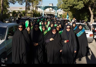 تجدید میثاق خادمان حرم شاهچراغ (ع) با شهدا در روز مهمانی لاله‌ها