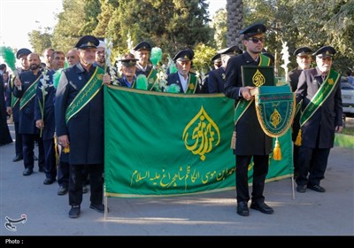 تجدید میثاق خادمان حرم شاهچراغ (ع) با شهدا در روز مهمانی لاله‌ها