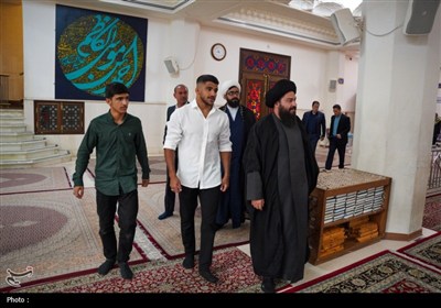 قهرمان کشتی جهان، خادم افتخاری حرم مطهر حضرت شاهچراغ (ع) شد
