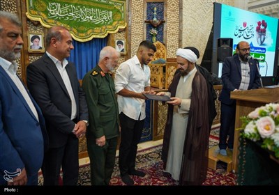 قهرمان کشتی جهان، خادم افتخاری حرم مطهر حضرت شاهچراغ (ع) شد