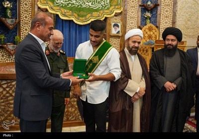 قهرمان کشتی جهان، خادم افتخاری حرم مطهر حضرت شاهچراغ (ع) شد