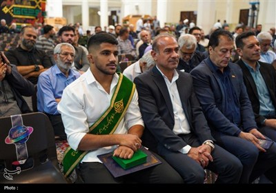 قهرمان کشتی جهان، خادم افتخاری حرم مطهر حضرت شاهچراغ (ع) شد