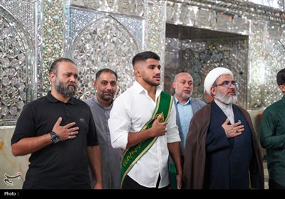 قهرمان کشتی جهان، خادم افتخاری حرم مطهر حضرت شاهچراغ (ع) شد