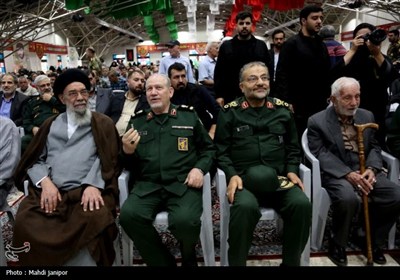 اولین سالروز شهادت شهید حسن نصرالله و شهید نیلفروشان در گلستان شهدای اصفهان