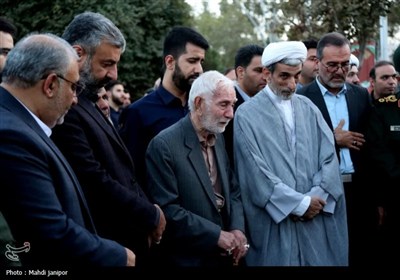 اولین سالروز شهادت شهید حسن نصرالله و شهید نیلفروشان در گلستان شهدای اصفهان