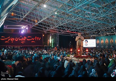 خاطره گویی حاج حسین یکتا در گلزار شهدای وادی رحمت تبریز