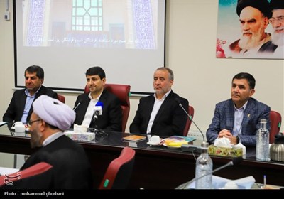 نشست وزیر ارتباطات و فناوری اطلاعات با دانشگاهیان خراسان جنوبی