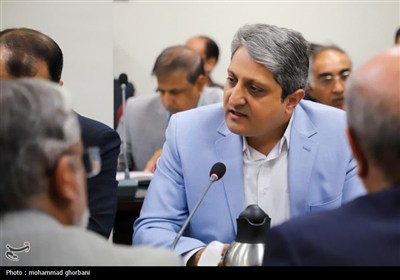 نشست وزیر ارتباطات و فناوری اطلاعات با دانشگاهیان خراسان جنوبی
