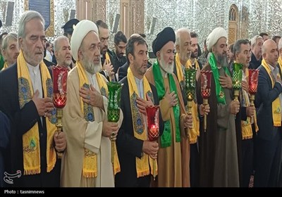 میلاد حضرت عبدالعظیم(ع) در ری؛ مراسم اهدای گل مسئولان برگزار شد
