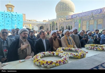 میلاد حضرت عبدالعظیم(ع) در ری؛ مراسم اهدای گل مسئولان برگزار شد